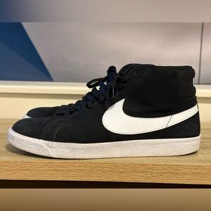Nike SB Blazer Mid